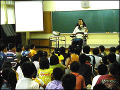 講演の様子の写真